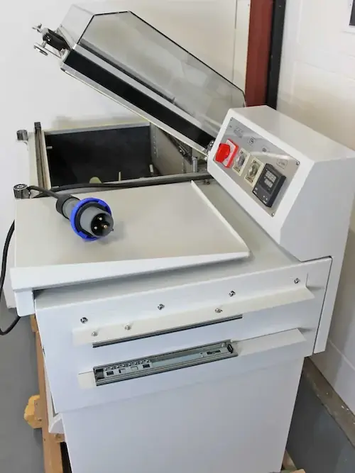 shrink wrapping machine